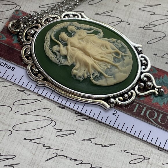Dancers Muses Muse Cameo Green Victorian Necklace Charm Gift Mom Wife Daughter - Picture 9 of 10